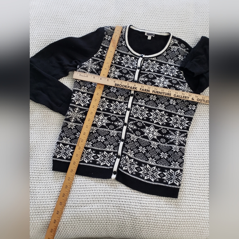Talbots Black and White Snowflake Pattern Cardigan Sweater Sz Small